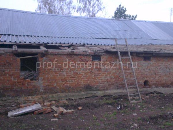 Демонтаж кирпичной пристройки к дому
