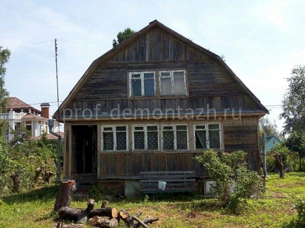 Снос деревянной дачи с вывозом мусора